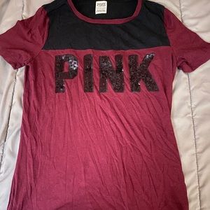 Victoria’s Secret PINK 🤫 maroon and black sequin tee shirt